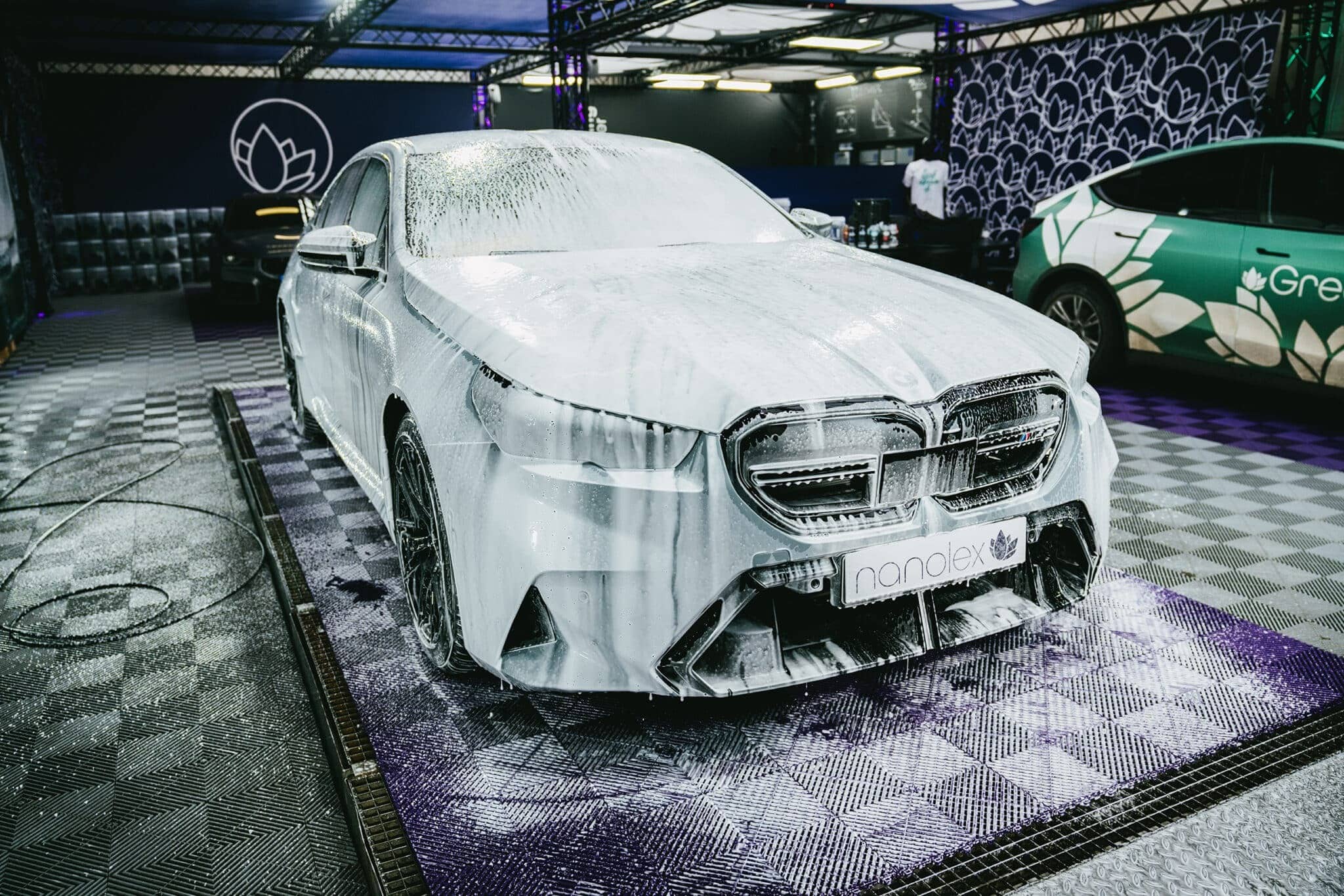 nanolex bmw prewash einwirken lassen
